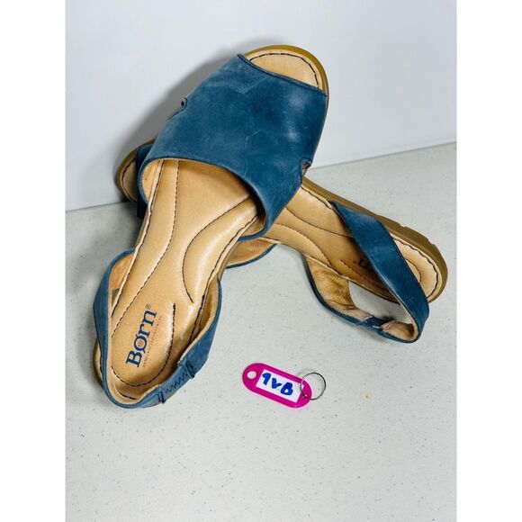 Born Woman&#39;s Kibbee Flat Sandals Navy 7 - Picture 1 of 8